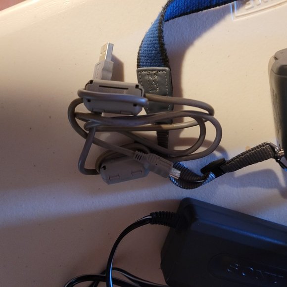 2 Cameras, Sony Cyber-Shot DSC-S75 & G.E.14 MP Ultrazoom Digital Camera-$100 obo - Picture 12 of 16